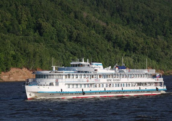 Теплоход-пансионат «Борис Полевой»